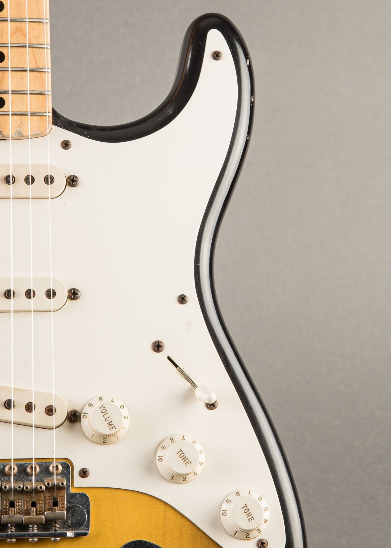 Fender Custom Shop 1956 Stratocaster Relic 2005, Sunburst - Image 2