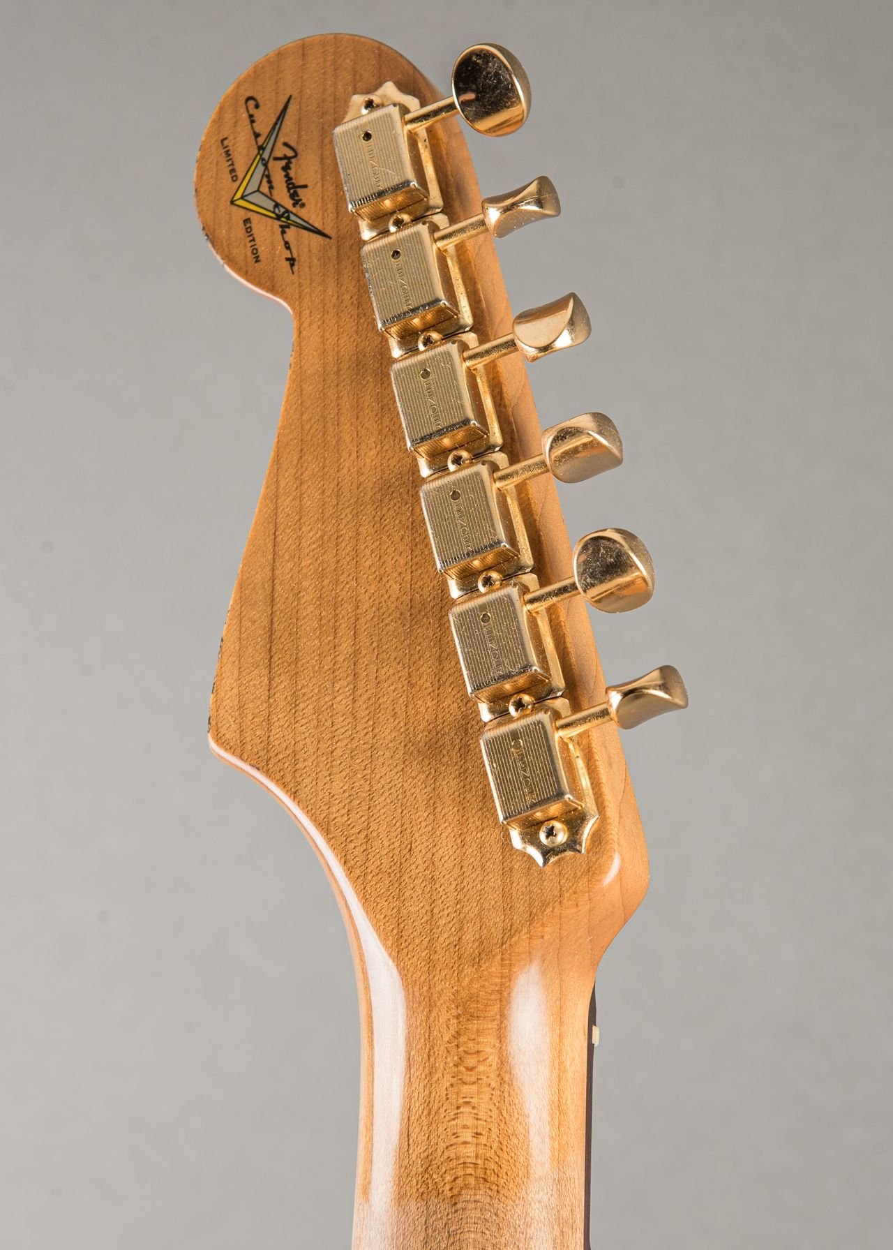 Fender Custom Shop Limited '62 Stratocaster Heavy Relic 2025, Olympic White over 3-tone Sunburst - Image 10