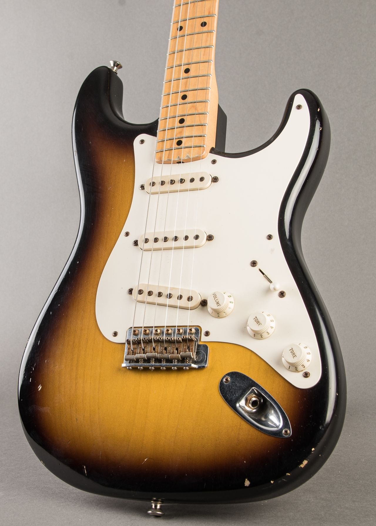 Fender Custom Shop 1956 Stratocaster Relic 2005, Sunburst - Image 3