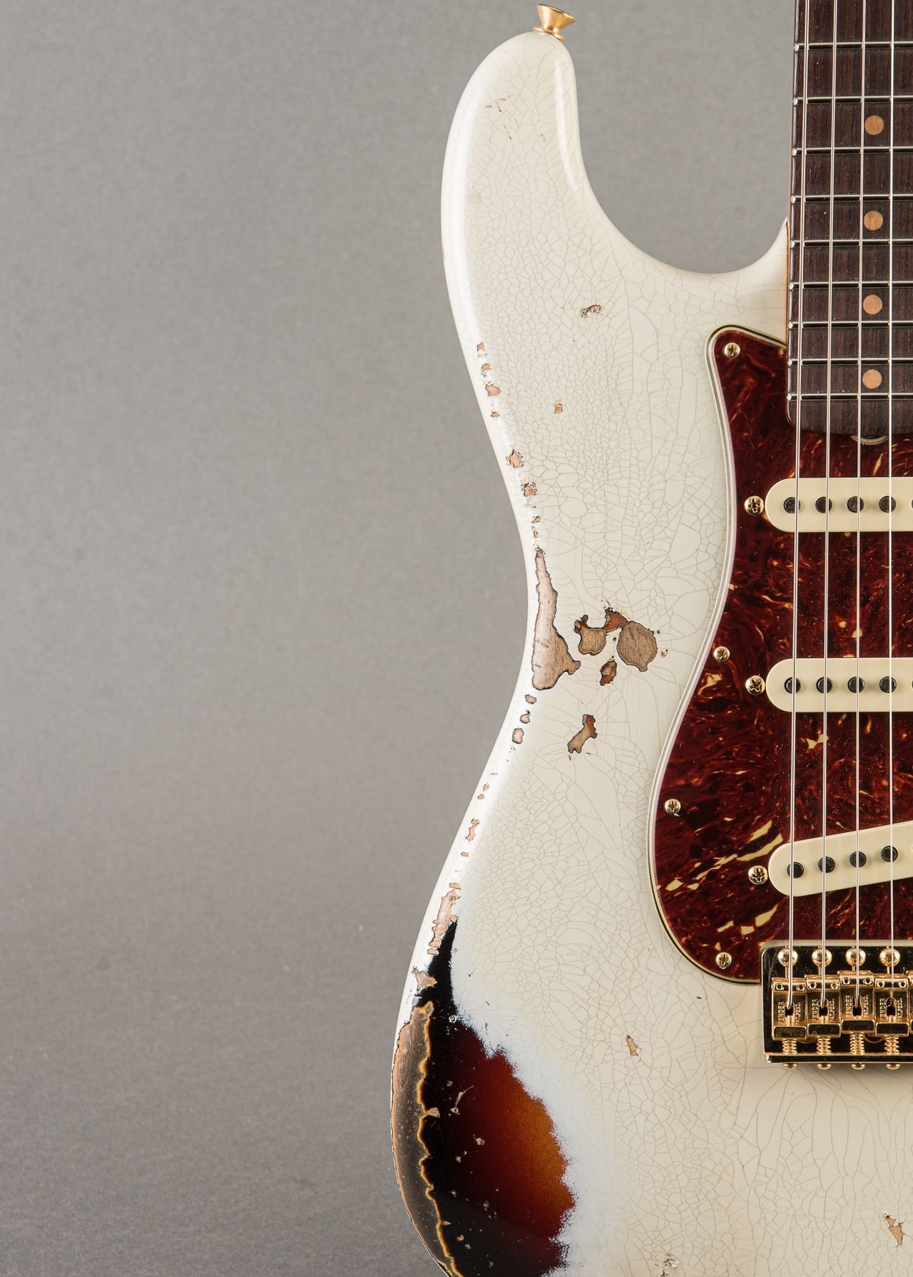 Fender Custom Shop Limited '62 Stratocaster Heavy Relic 2025, Olympic White over 3-tone Sunburst - Image 4