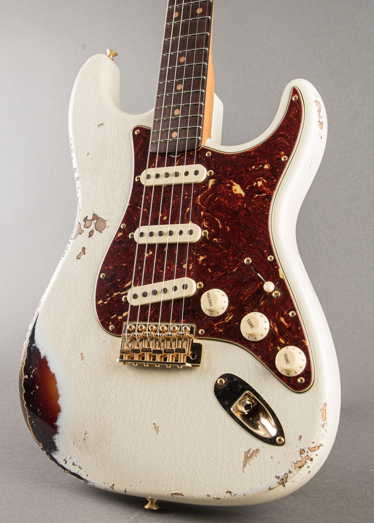 Fender Custom Shop Limited '62 Stratocaster Heavy Relic 2025, Olympic White over 3-tone Sunburst - Image 5
