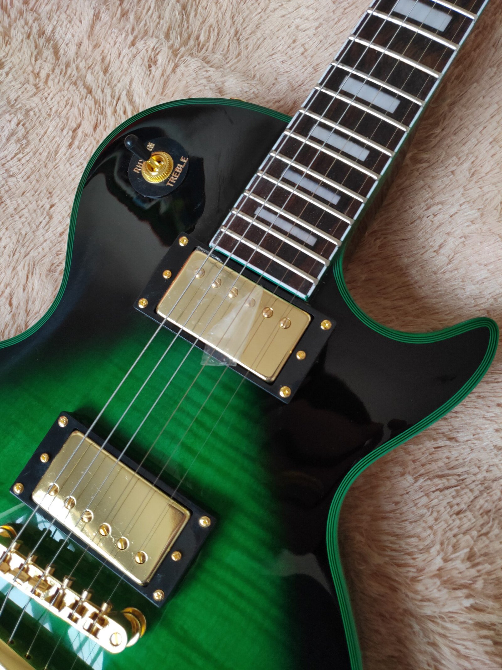 Made in China with postage Green gold piece - Image 3