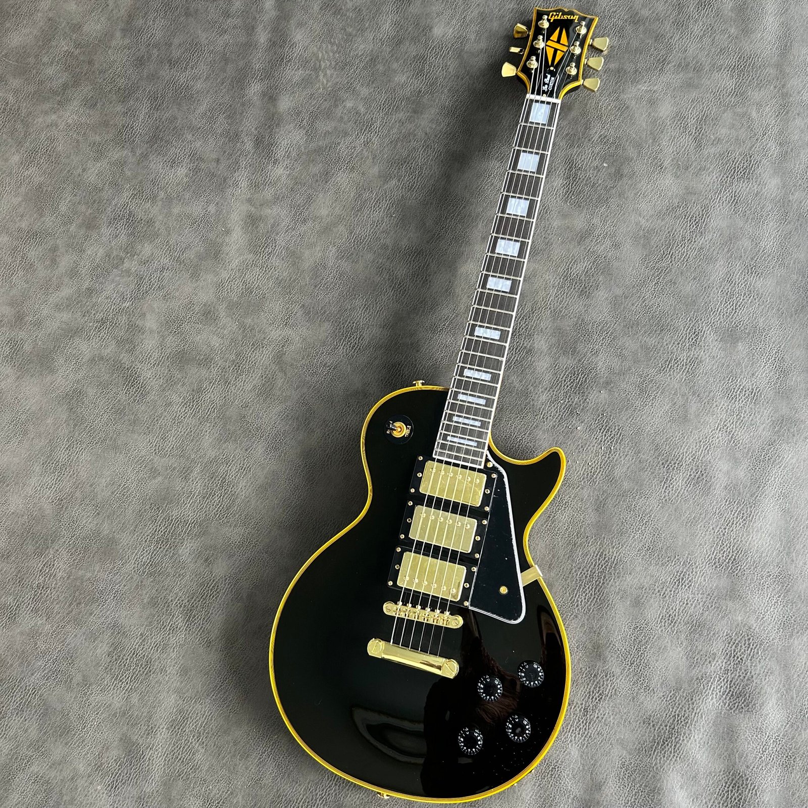 Made in China with postage Three gold pieces of Huang Lu yellow label and black card