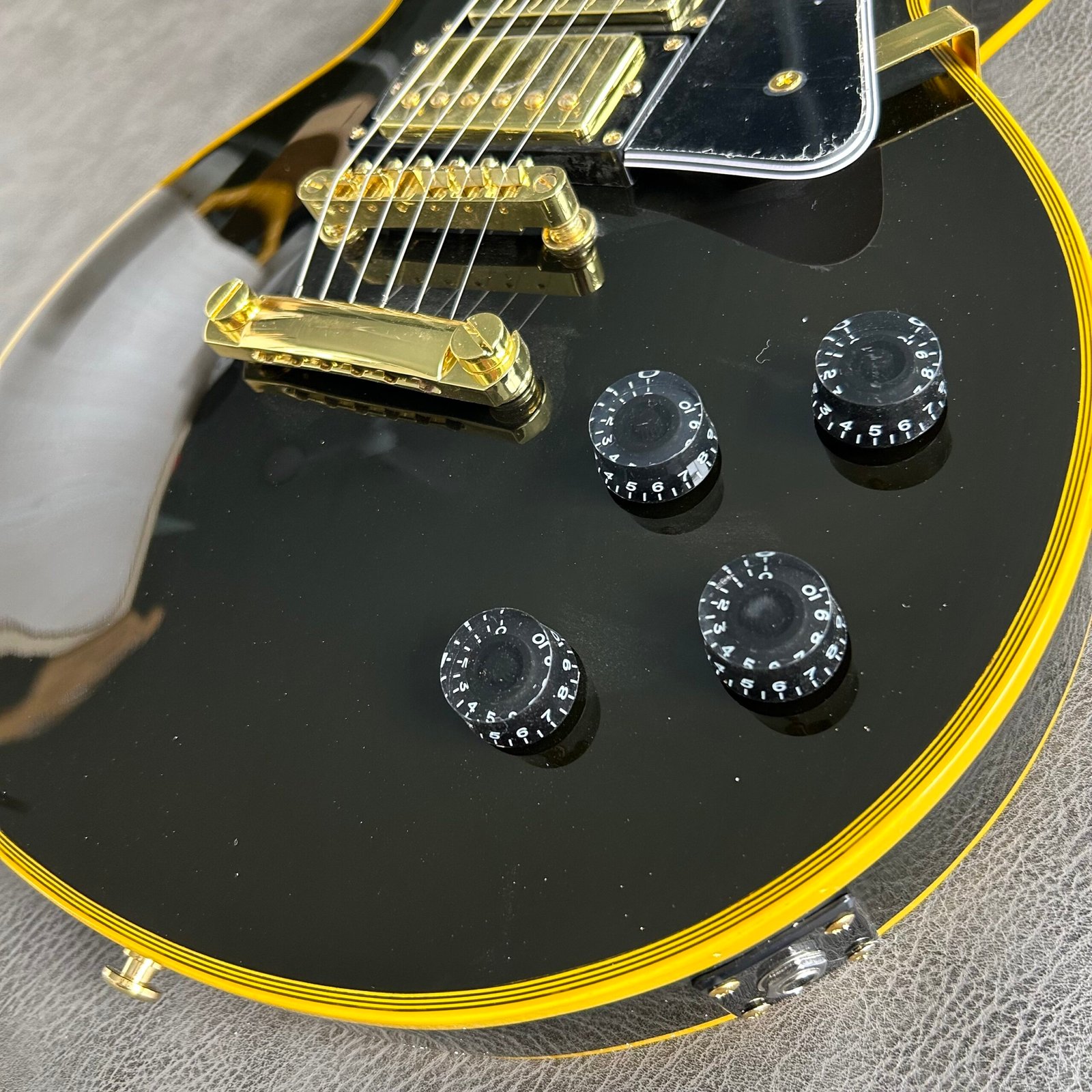 Made in China with postage Three gold pieces of Huang Lu yellow label and black card - Image 2