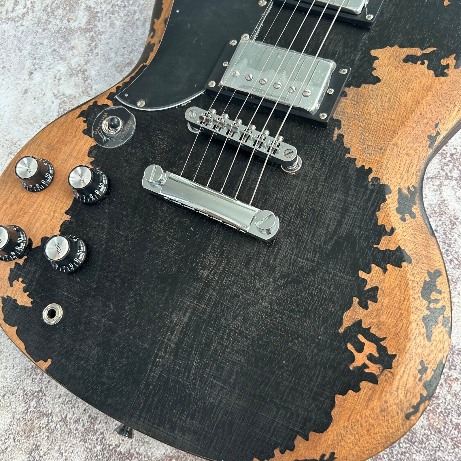 Made in China with postage Retro black SG backhand 268 - Image 2