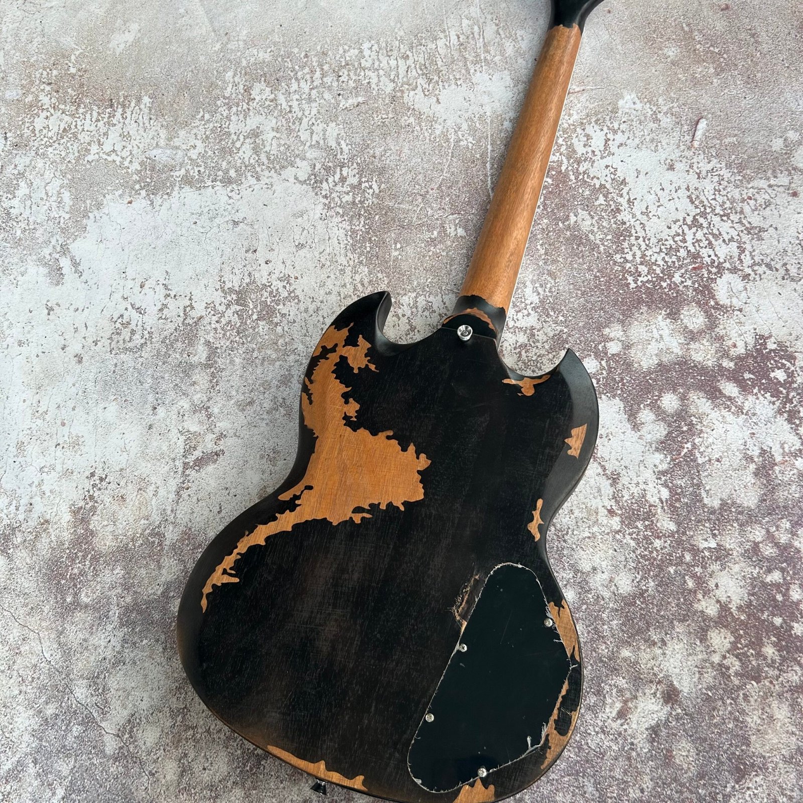 Made in China with postage Retro black SG backhand 268 - Image 5