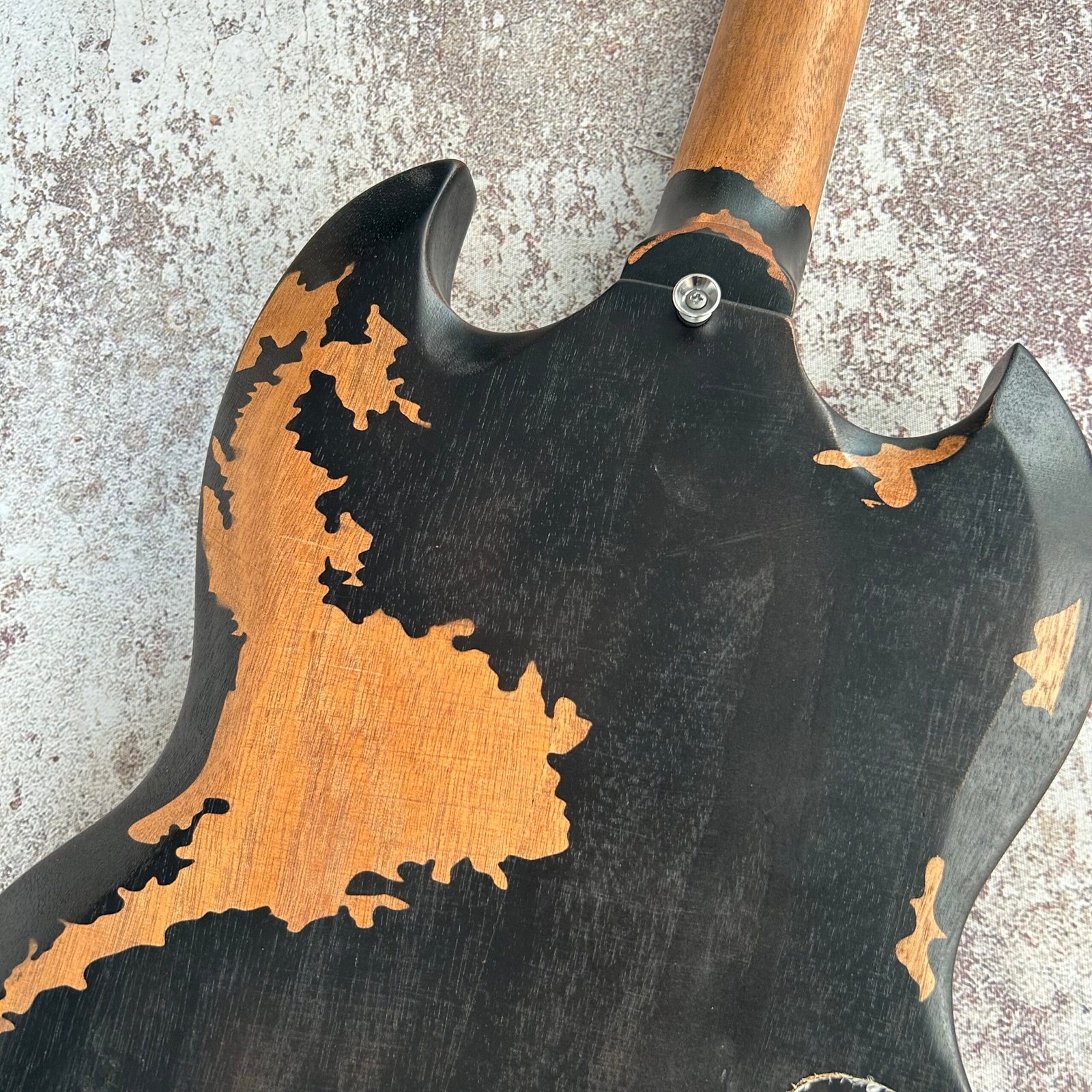 Made in China with postage Retro black SG backhand 268 - Image 6