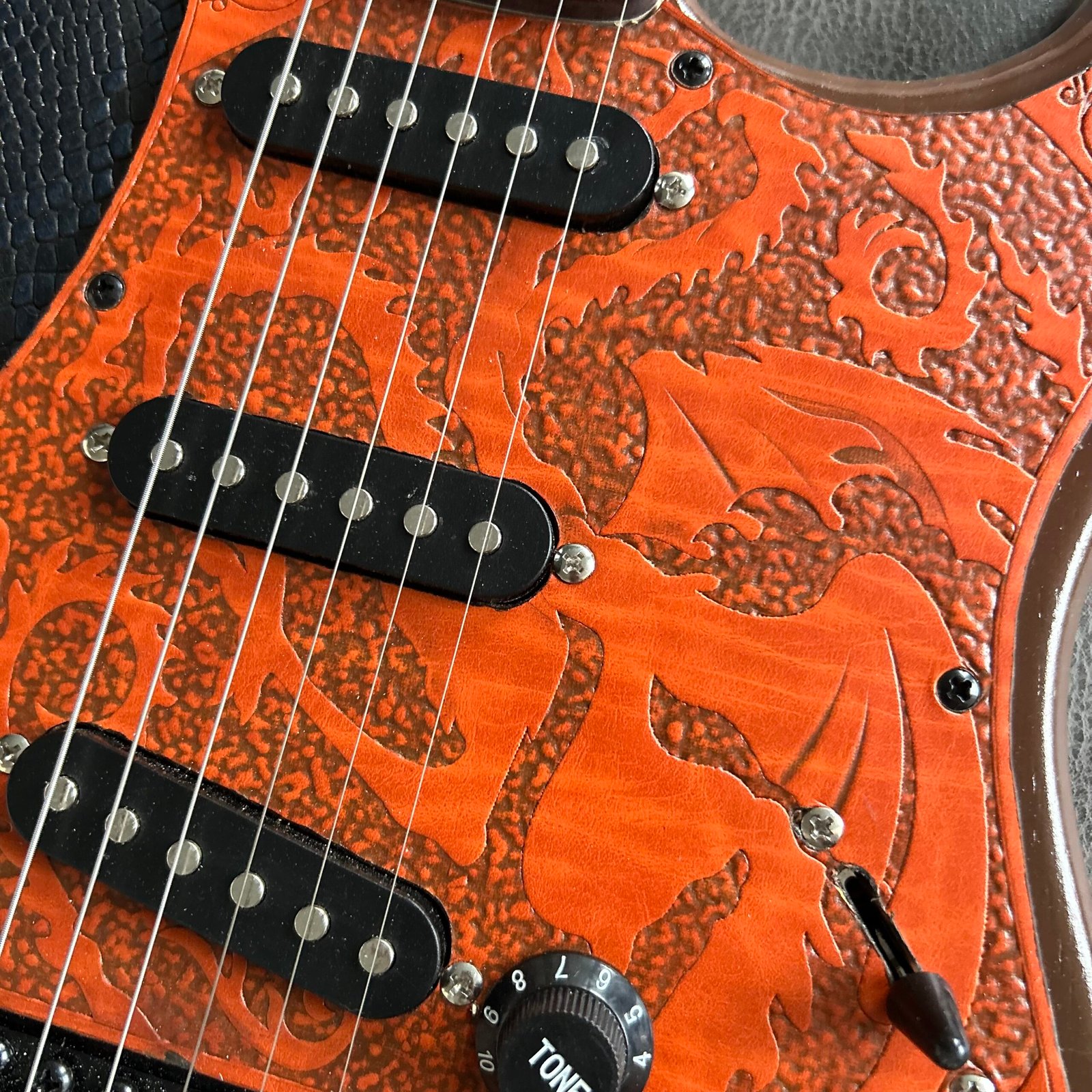 Made in China with postage front and rear leather case ST - Image 7