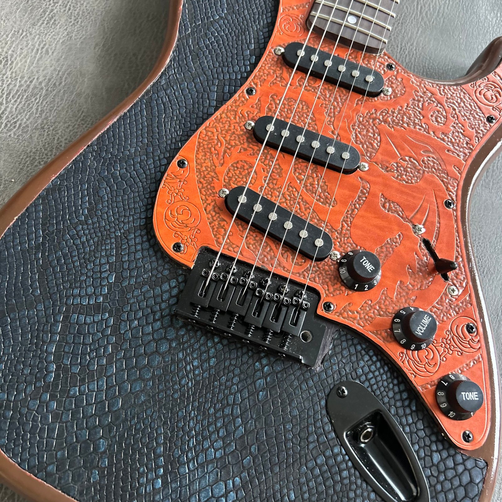 Made in China with postage front and rear leather case ST - Image 3