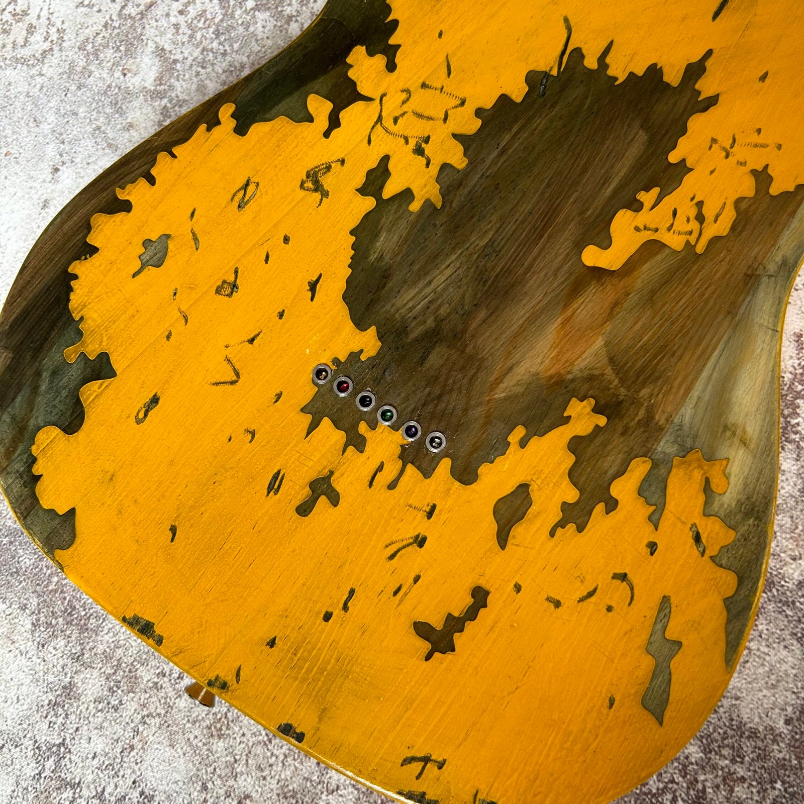 Made in China with postage Retro yellow TL 269 - Image 6