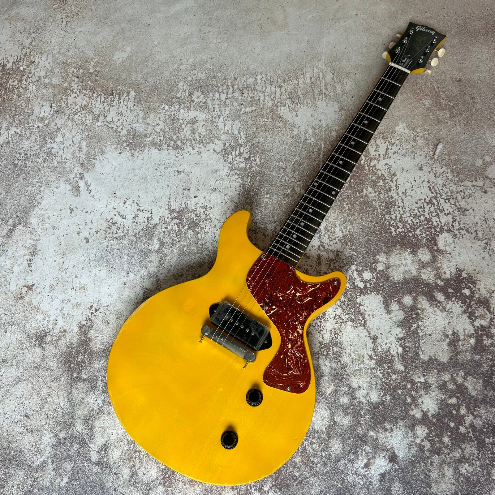 Made in China with postage Retro yellow Studdy 238