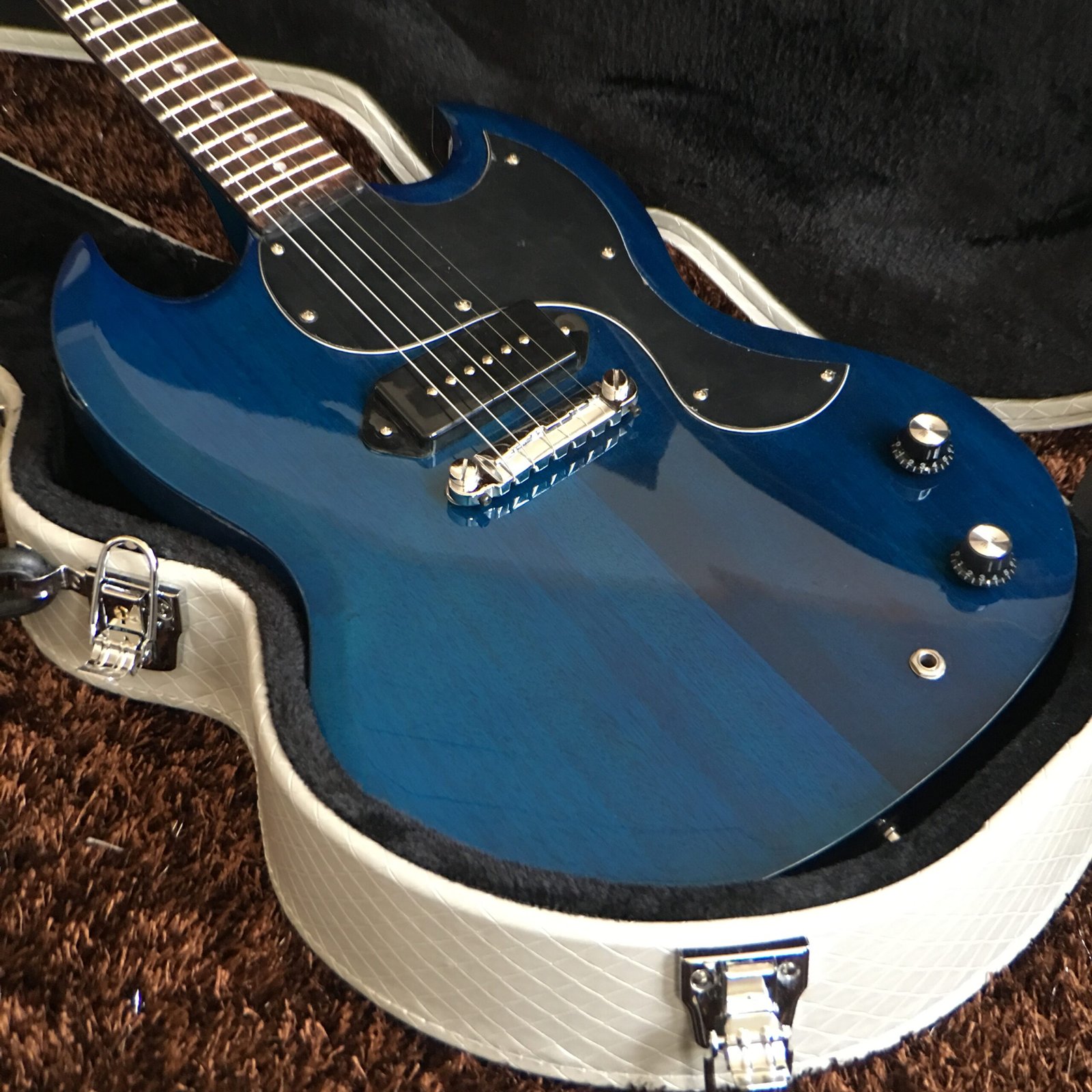 Made in China with postage Blue electric guitar