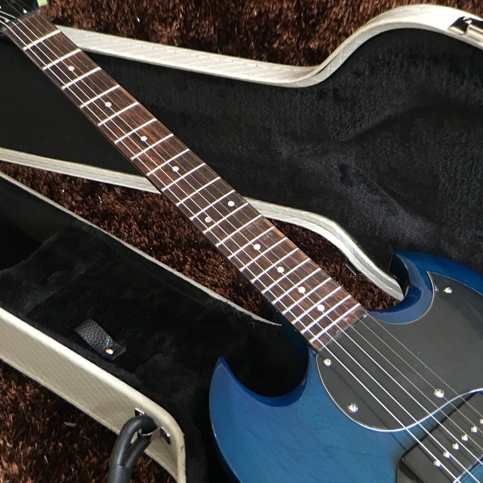 Made in China with postage Blue electric guitar - Image 4