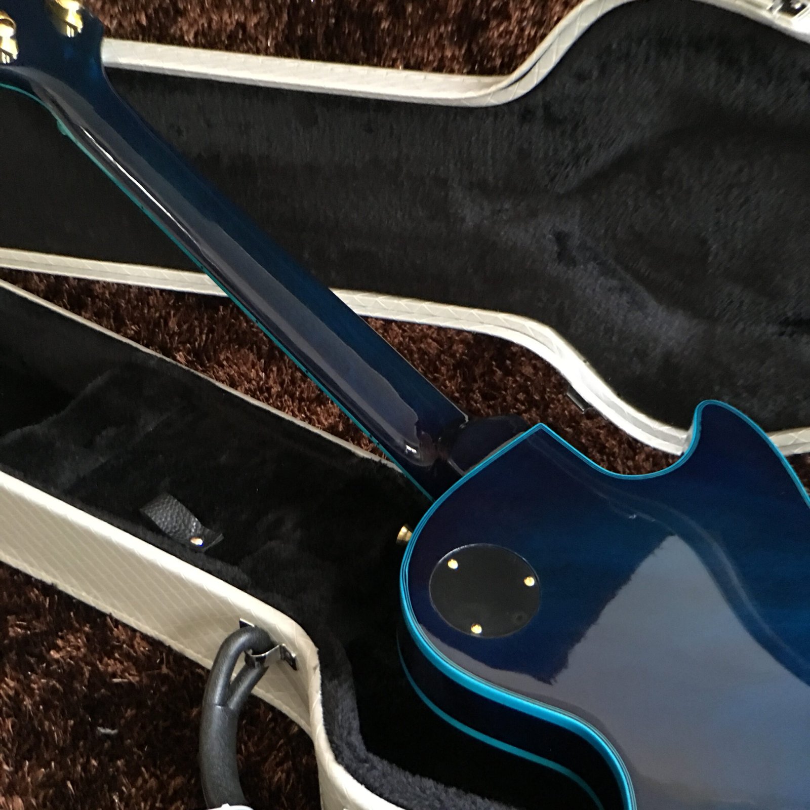 Made in China with postage Blue Gibson LP - Image 6