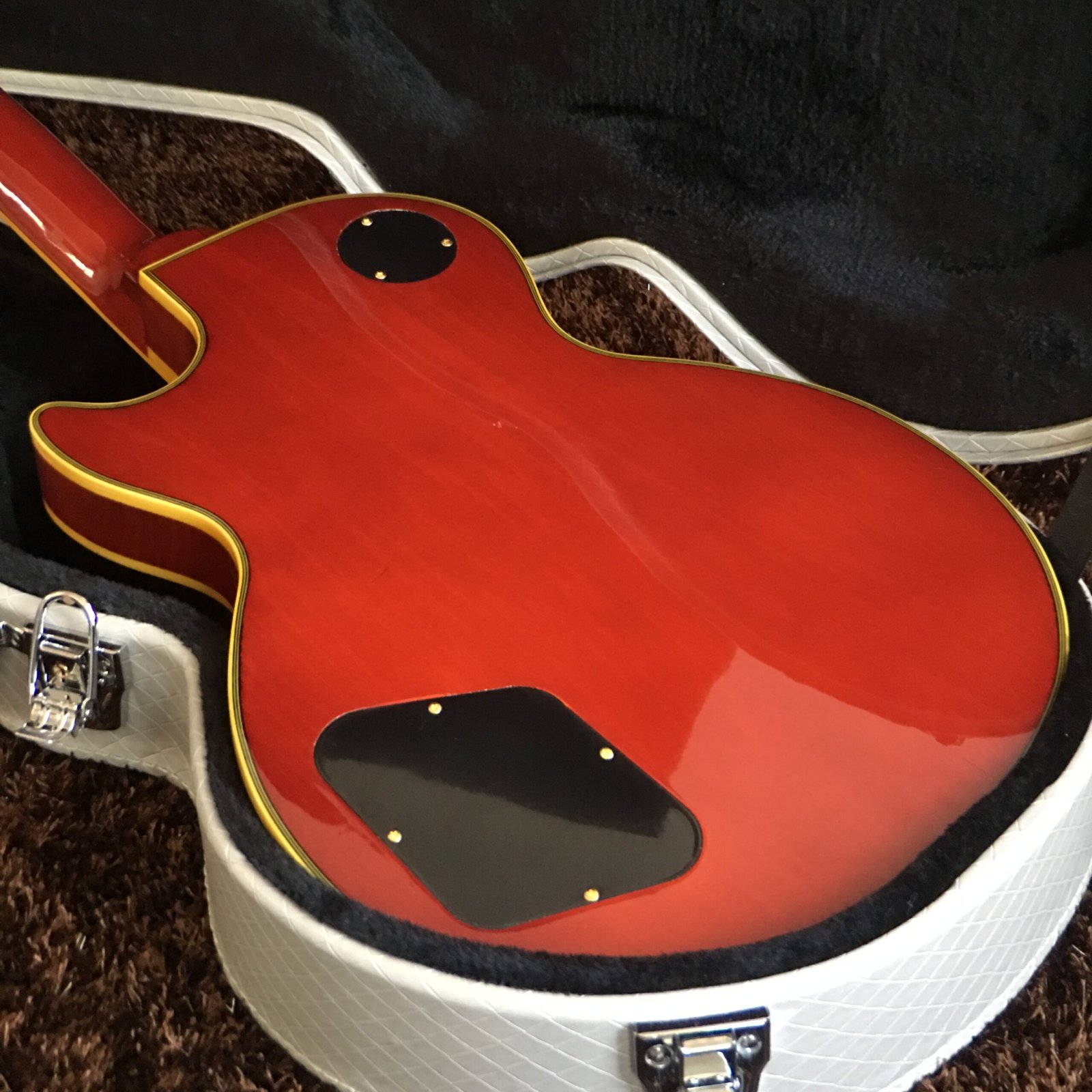 Made in China with postage Iced brown Gibson LP - Image 6