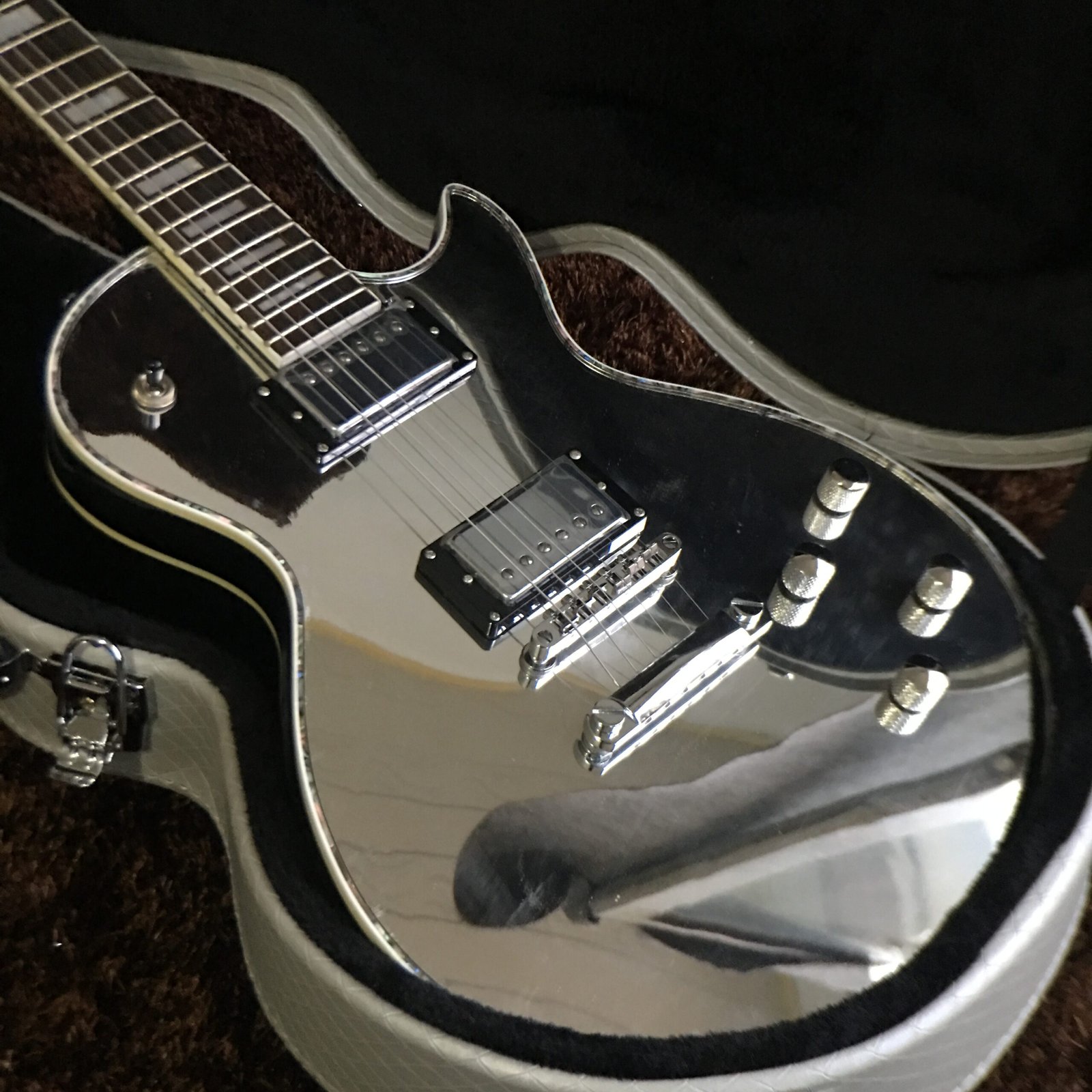 Made in China with postage Off-white Dusenberg - Image 2