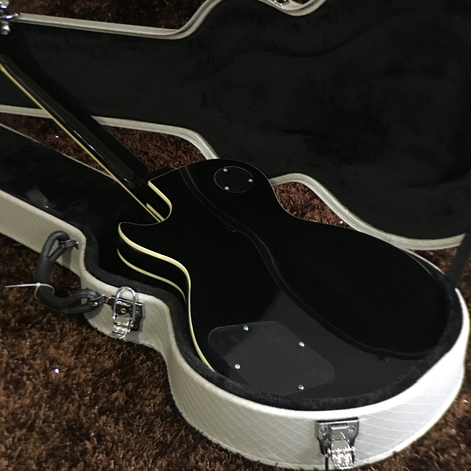 Made in China with postage Off-white Dusenberg - Image 5