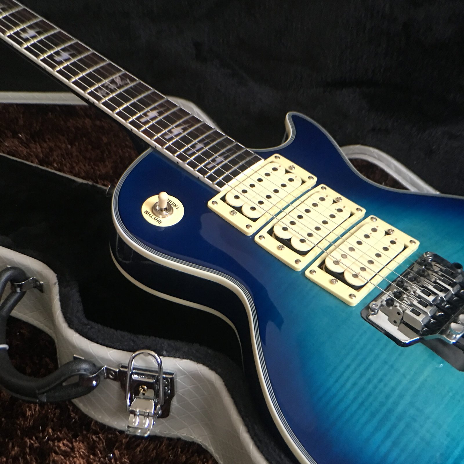 Made in China with postage Blue gradient Gibson LP - Image 2
