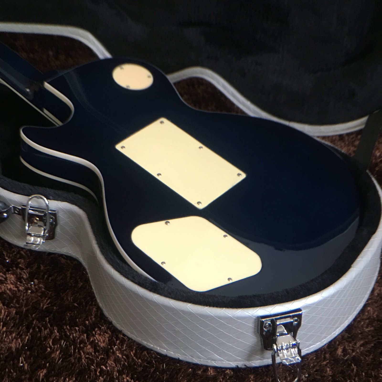 Made in China with postage Blue gradient Gibson LP - Image 5