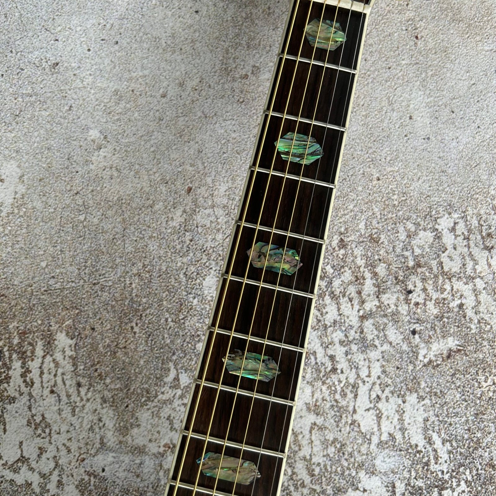 Made in China with postage Martin D45 lack angle spruce with single rosewood side. Ribbon wrapping. 900 - Image 4