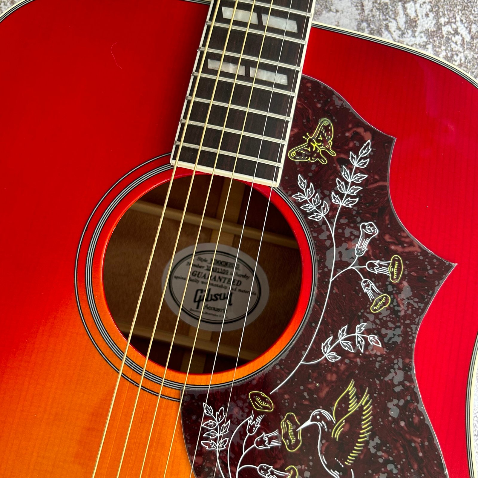 Made in China with postage Hummingbird red CS spruce face single mahogany side back 78013. Hummingbird red CS spruce face single mahogany side back 780 - Image 2