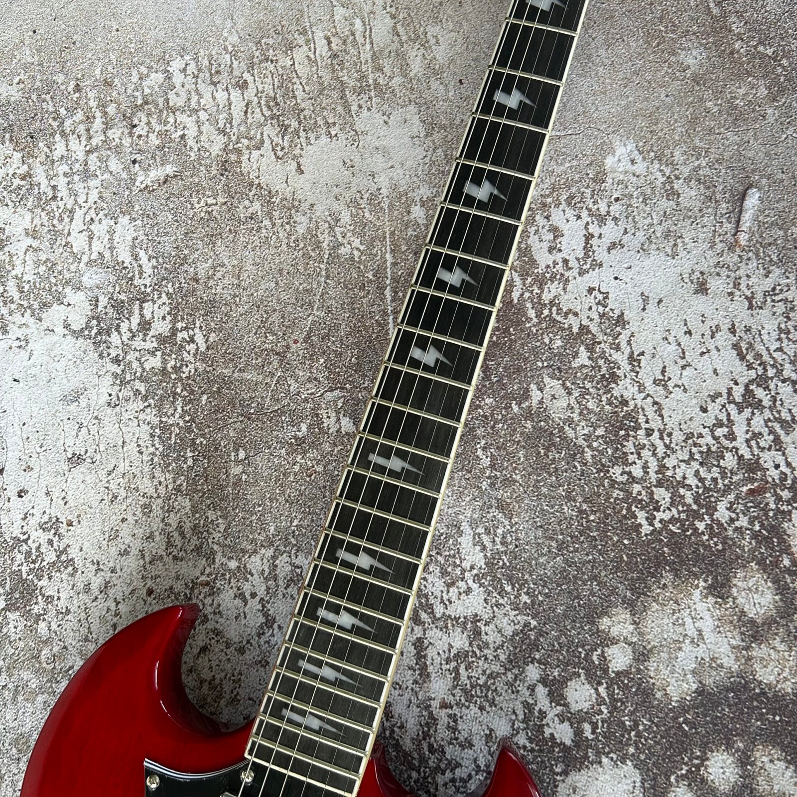 Made in China with postage Lightning red SG 266 - Image 5