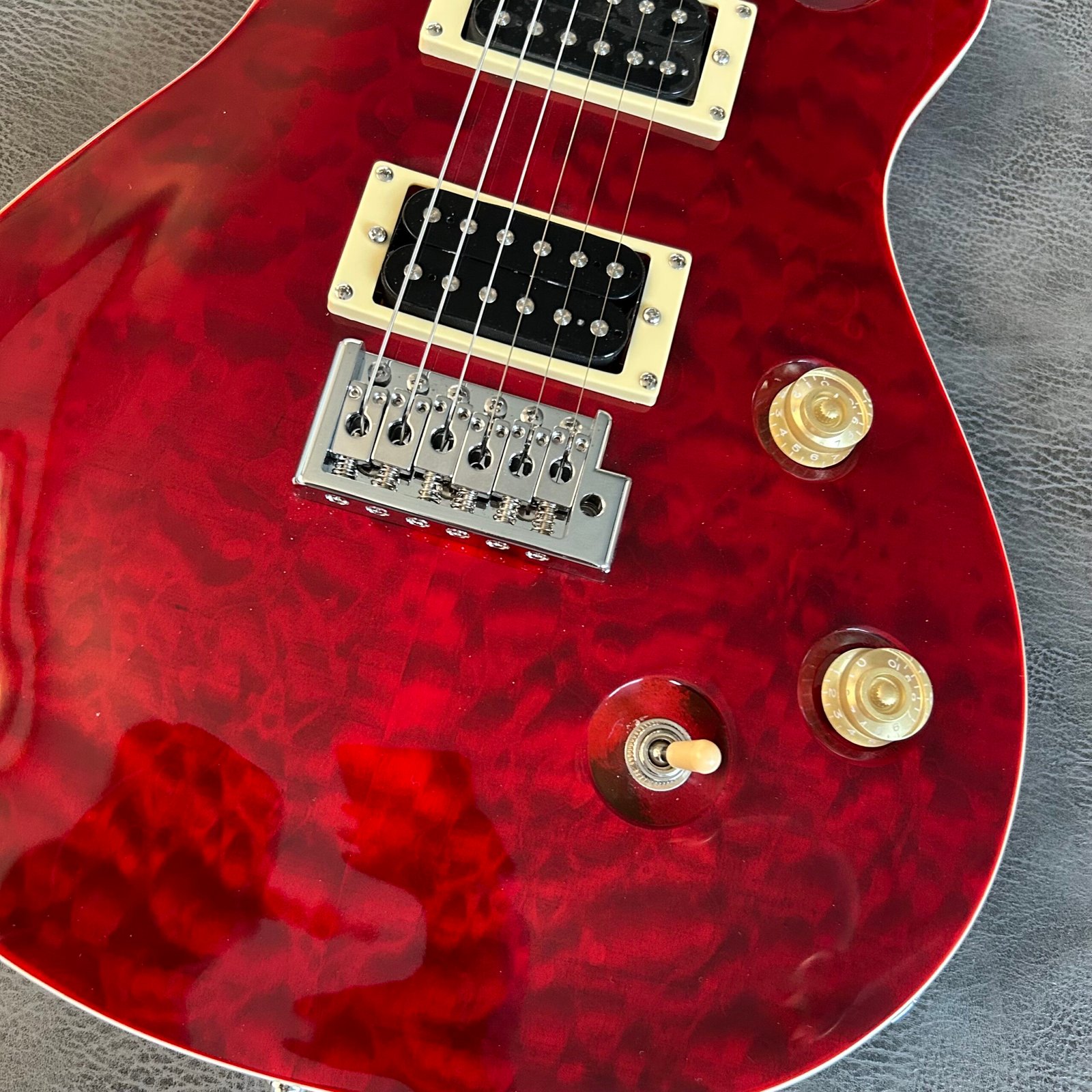 Made in China with postage Red flowers and white pieces PRS small double shake1. Red flowers and white pieces PRS small double shake - Image 2