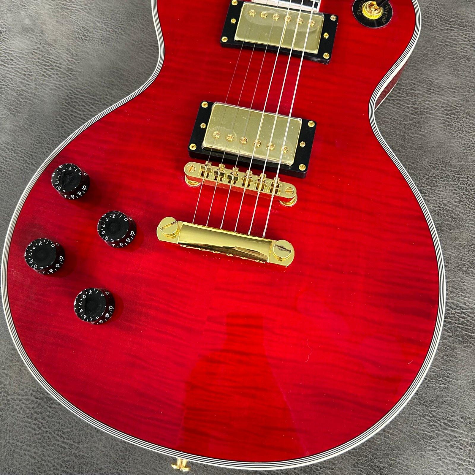 Made in China with postage Red card with tiger stripes on the left hand - Image 3