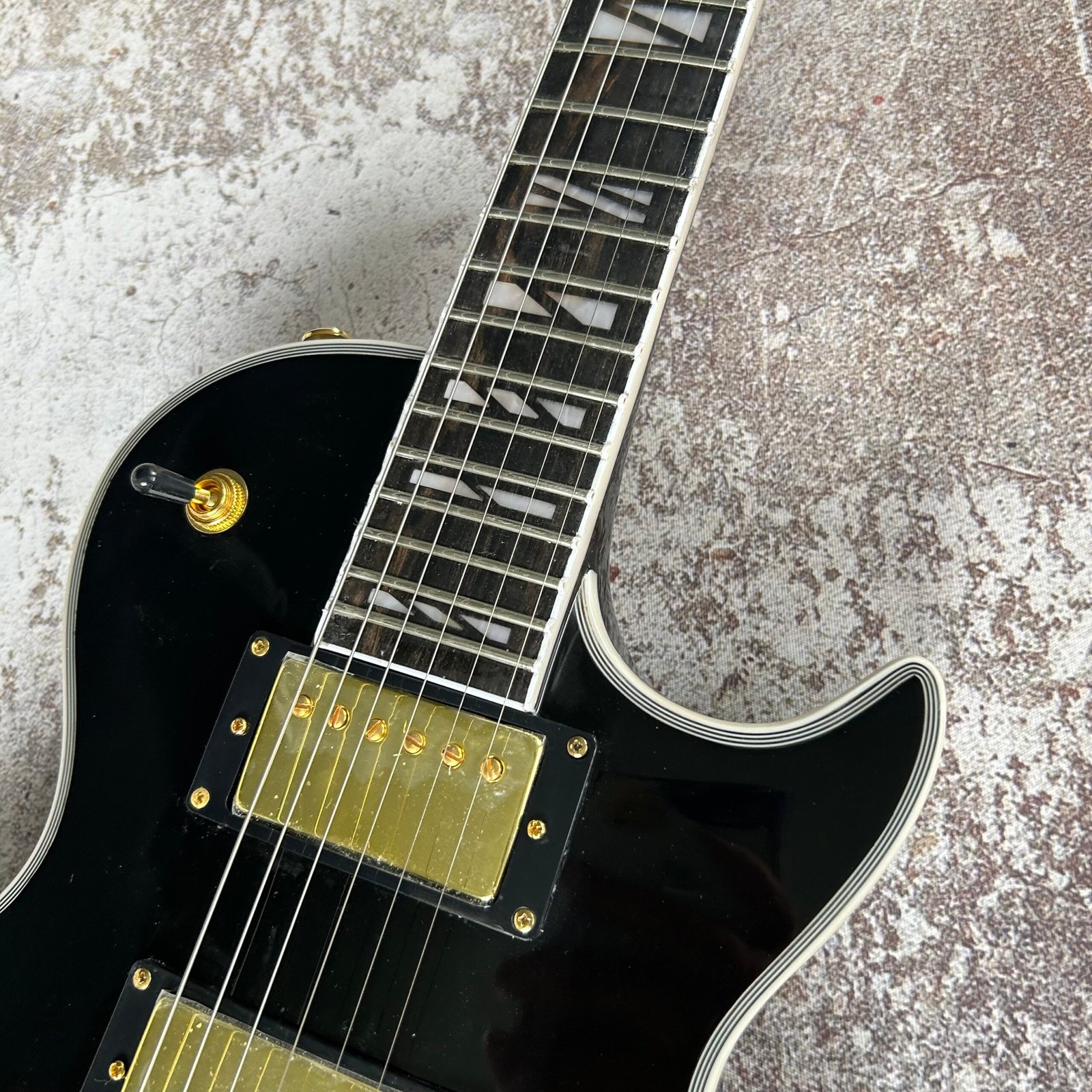 Made in China with postage Black three flashes and two shakes 279 - Image 2