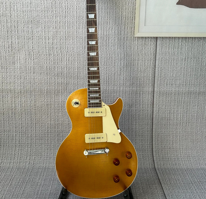 Gibson recreates an old electric guitar